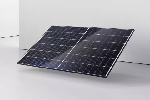 Das Solarmodul 405M/410M von Senec im Detailbild.